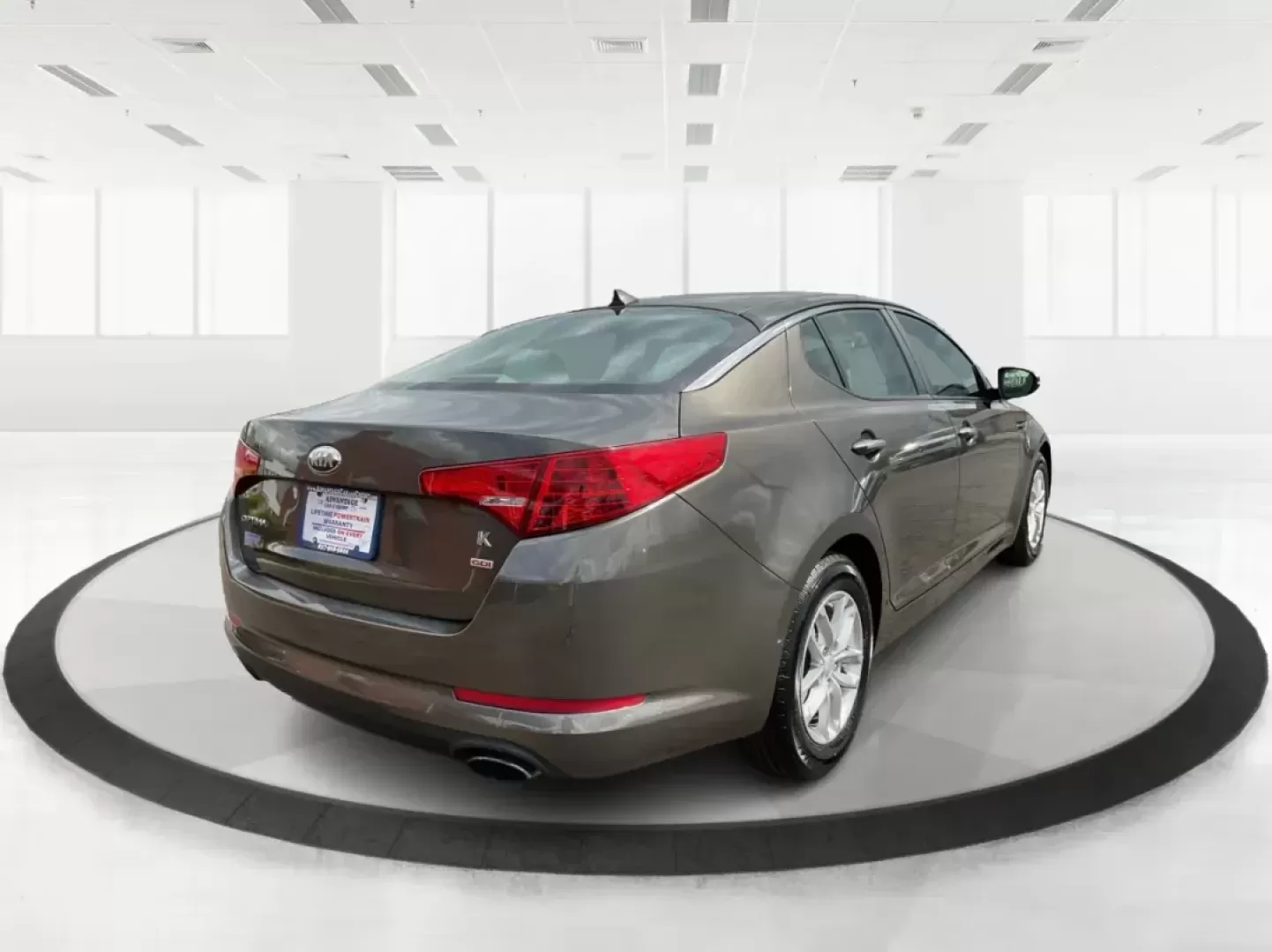 2013 Kia Optima LX (5XXGM4A71DG) with an 2.4L I-4 gasoline direct injection engine, located at 880 E. National Road, Vandalia, OH, 45377, (937) 908-9800, 39.891918, -84.183594 - Photo#1