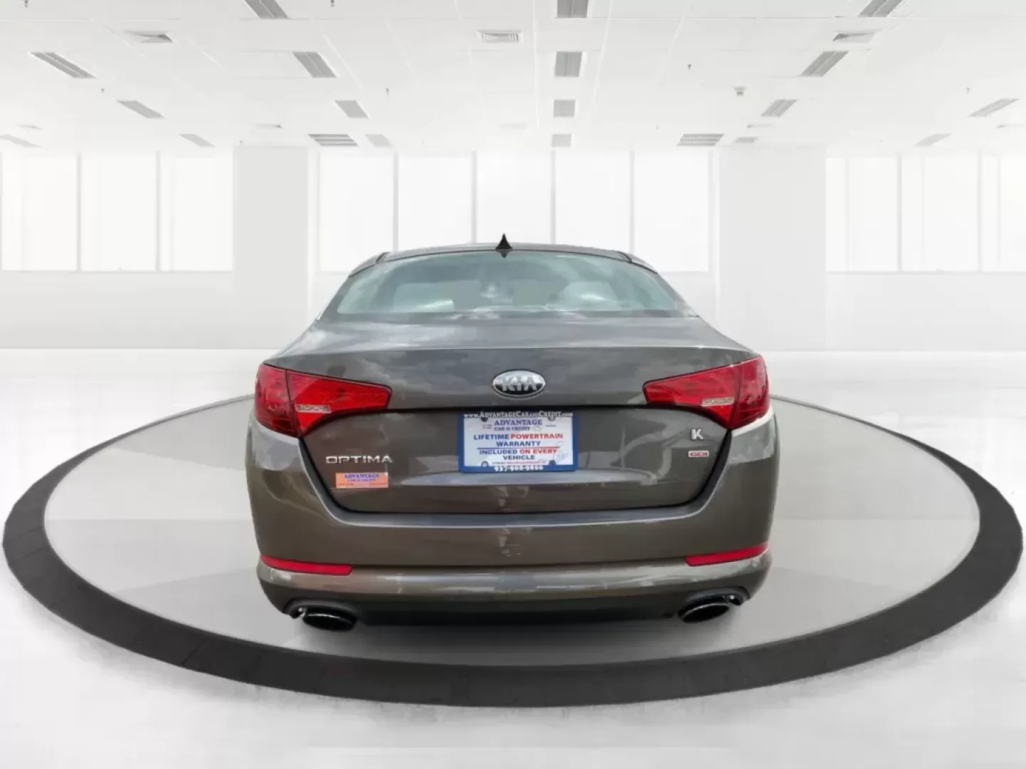 2013 Kia Optima LX (5XXGM4A71DG) with an 2.4L I-4 gasoline direct injection engine, located at 880 E. National Road, Vandalia, OH, 45377, (937) 908-9800, 39.891918, -84.183594 - Photo#3