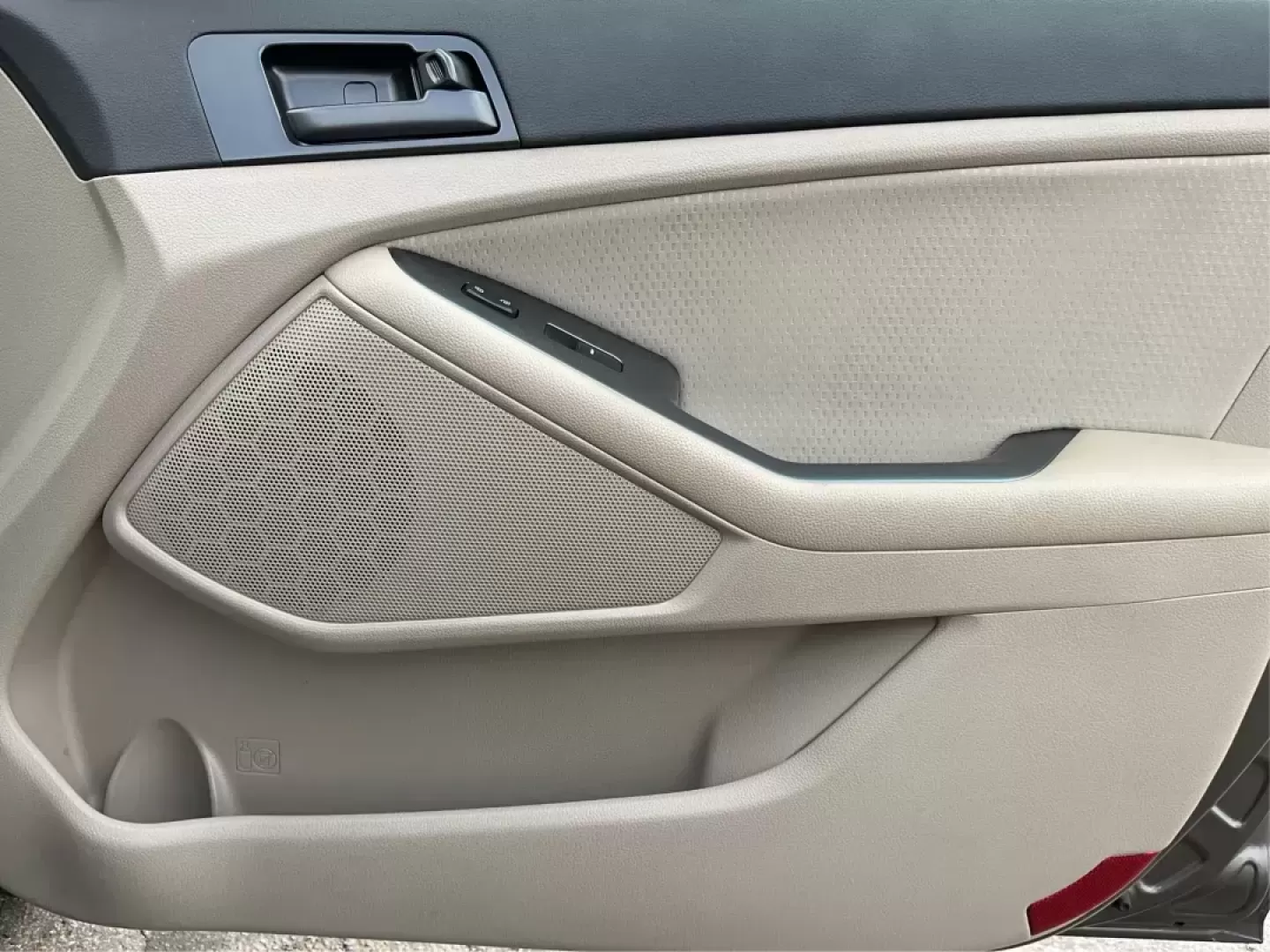 2013 Kia Optima LX (5XXGM4A71DG) with an 2.4L I-4 gasoline direct injection engine, located at 880 E. National Road, Vandalia, OH, 45377, (937) 908-9800, 39.891918, -84.183594 - Photo#17