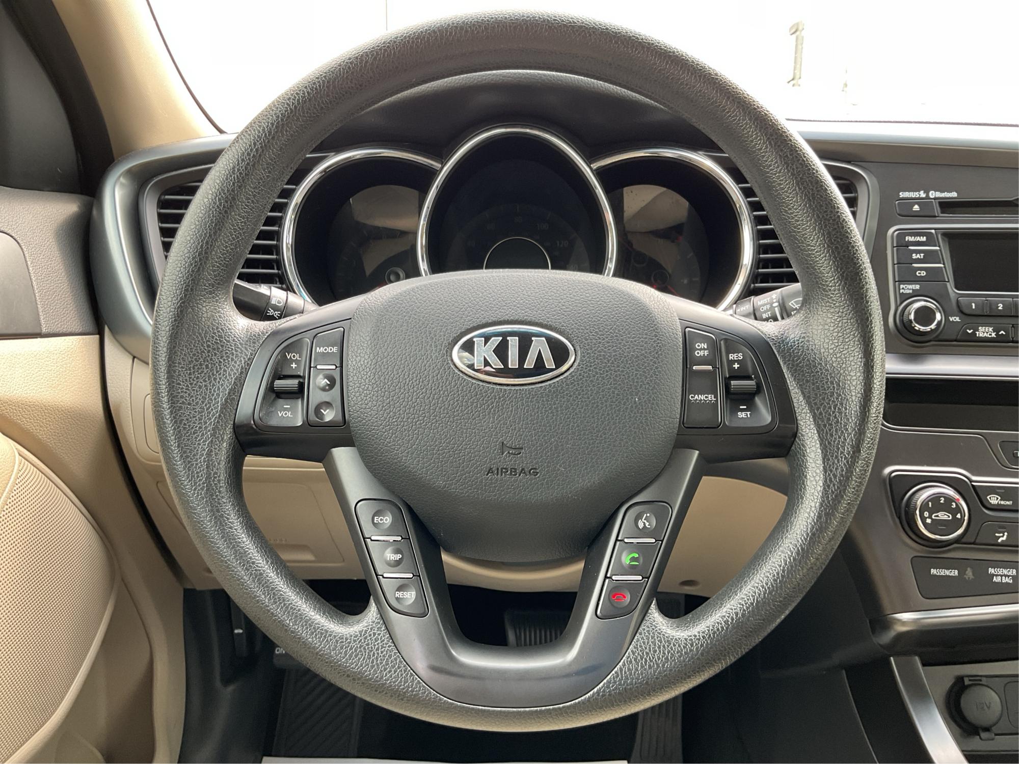 2013 Kia Optima LX (5XXGM4A71DG) with an 2.4L I-4 gasoline direct injection engine, located at 880 E. National Road, Vandalia, OH, 45377, (937) 908-9800, 39.891918, -84.183594 - Photo#14