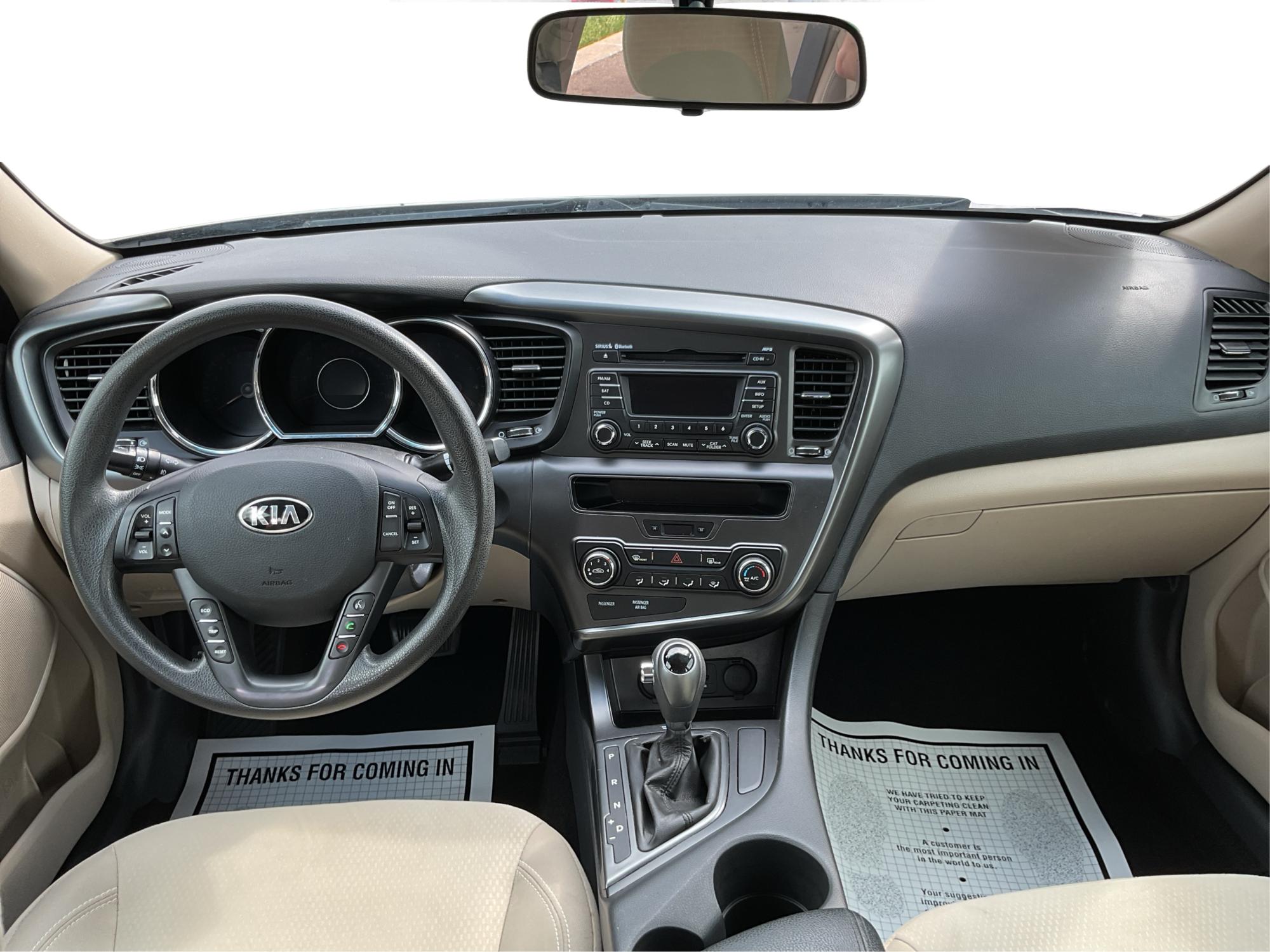 2013 Kia Optima LX (5XXGM4A71DG) with an 2.4L I-4 gasoline direct injection engine, located at 880 E. National Road, Vandalia, OH, 45377, (937) 908-9800, 39.891918, -84.183594 - Photo#17