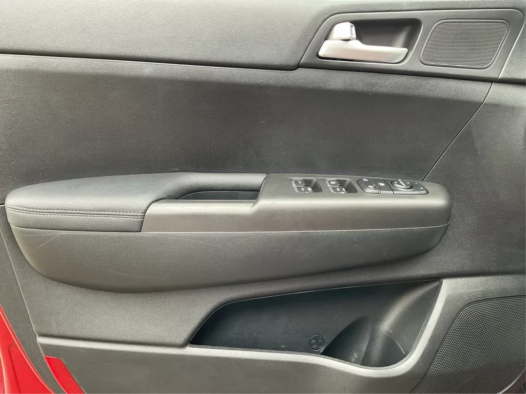 2018 Kia Sportage LX (KNDPM3AC2J7) with an Theta II 2.4L I-4 gasoline direct injection engine, located at 1099 N County Rd 25A , Troy, OH, 45373, (937) 908-9800, 40.057079, -84.212883 - Photo#15
