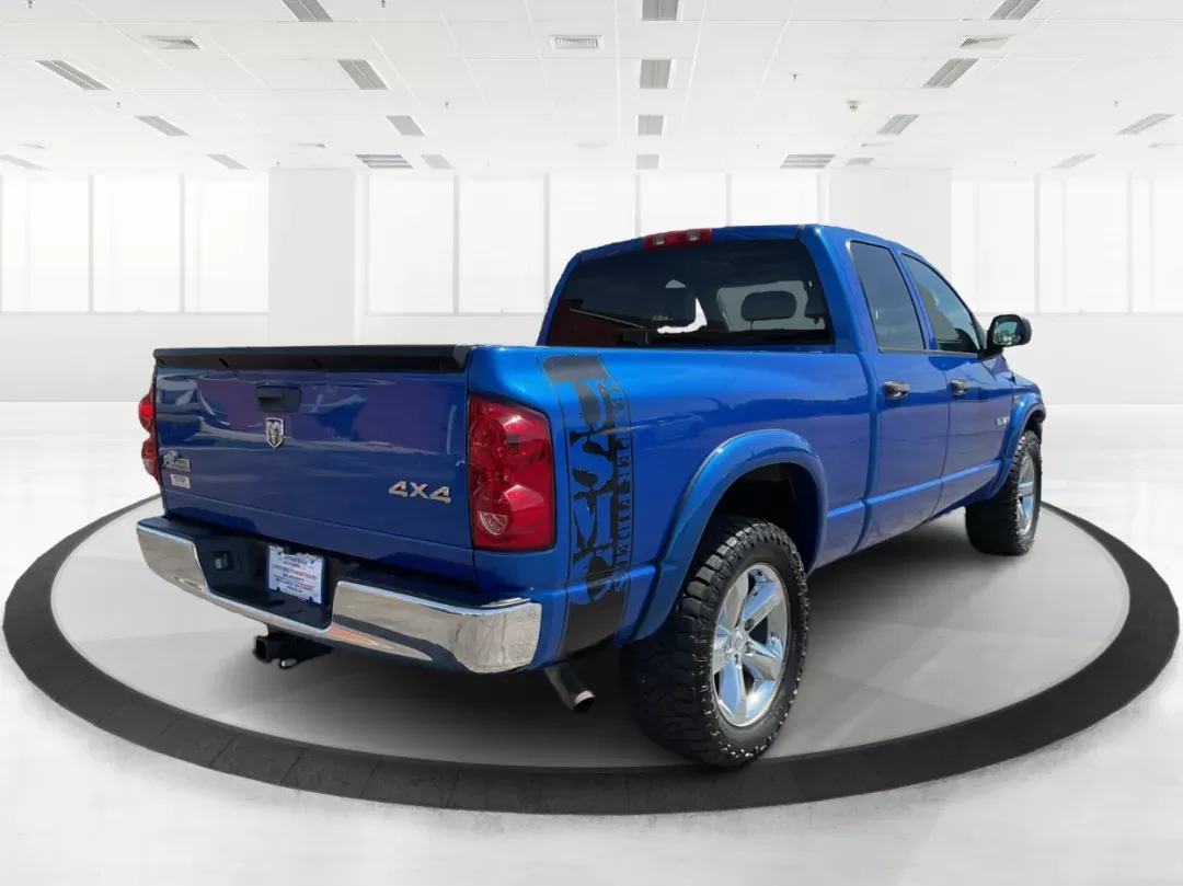 2008 Dodge Ram 1500 SLT (1D7HU18288J) with an HEMI Magnum 5.7L V-8 regular unleaded engine, located at 1230 East Main St, Xenia, OH, 45385, (937) 908-9800, 39.688026, -83.910172 - 2008 Dodge Ram 1500 SLT - Photo#2