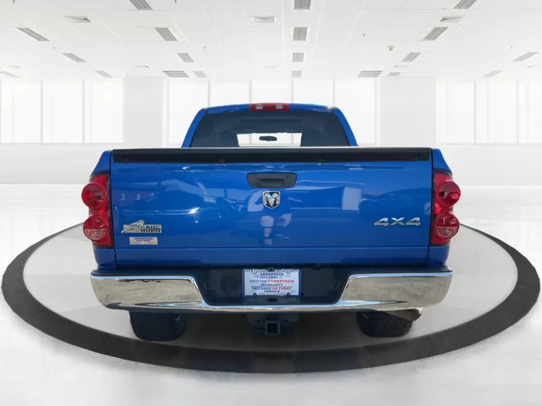 2008 Dodge Ram 1500 SLT (1D7HU18288J) with an HEMI Magnum 5.7L V-8 regular unleaded engine, located at 1230 East Main St, Xenia, OH, 45385, (937) 908-9800, 39.688026, -83.910172 - 2008 Dodge Ram 1500 SLT - Photo#3