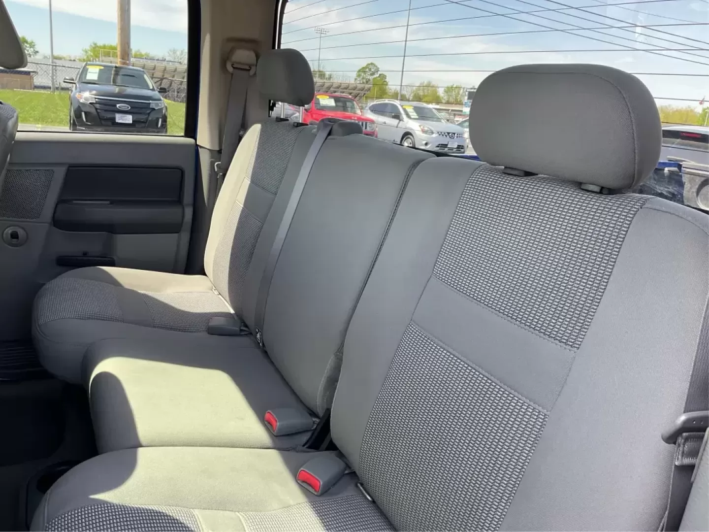 2008 Dodge Ram 1500 SLT (1D7HU18288J) with an HEMI Magnum 5.7L V-8 regular unleaded engine, located at 1230 East Main St, Xenia, OH, 45385, (937) 908-9800, 39.688026, -83.910172 - 2008 Dodge Ram 1500 SLT - Photo#9