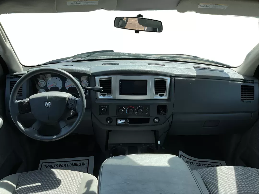 2008 Dodge Ram 1500 SLT (1D7HU18288J) with an HEMI Magnum 5.7L V-8 regular unleaded engine, located at 1230 East Main St, Xenia, OH, 45385, (937) 908-9800, 39.688026, -83.910172 - 2008 Dodge Ram 1500 SLT - Photo#18