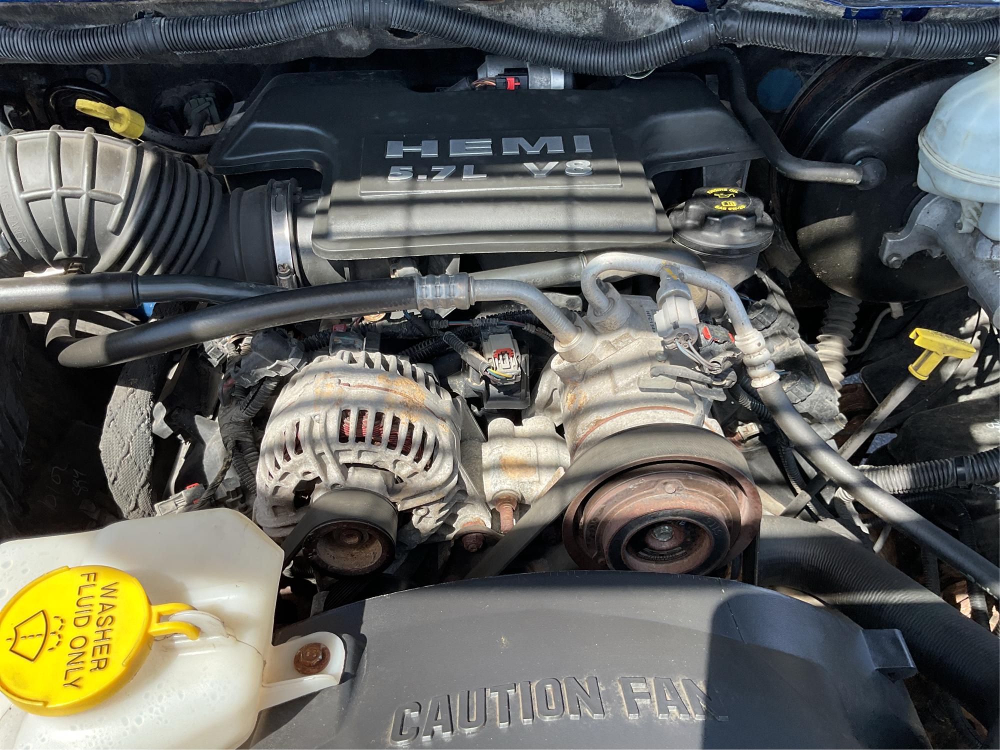 2008 Dodge Ram 1500 SLT (1D7HU18288J) with an HEMI Magnum 5.7L V-8 regular unleaded engine, located at 1230 East Main St, Xenia, OH, 45385, (937) 908-9800, 39.688026, -83.910172 - Photo#11