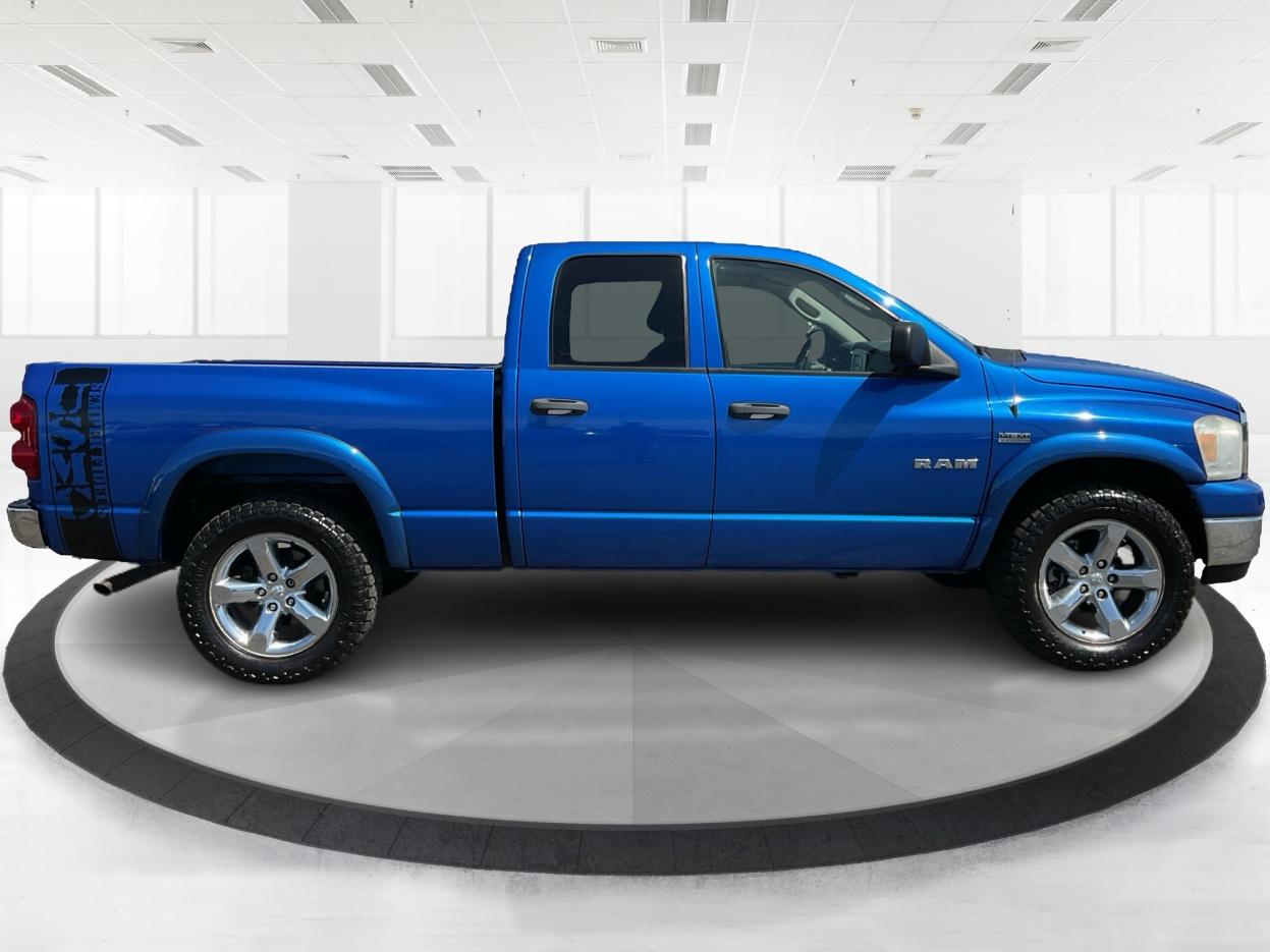 2008 Dodge Ram 1500 SLT (1D7HU18288J) with an HEMI Magnum 5.7L V-8 regular unleaded engine, located at 1230 East Main St, Xenia, OH, 45385, (937) 908-9800, 39.688026, -83.910172 - Photo#1