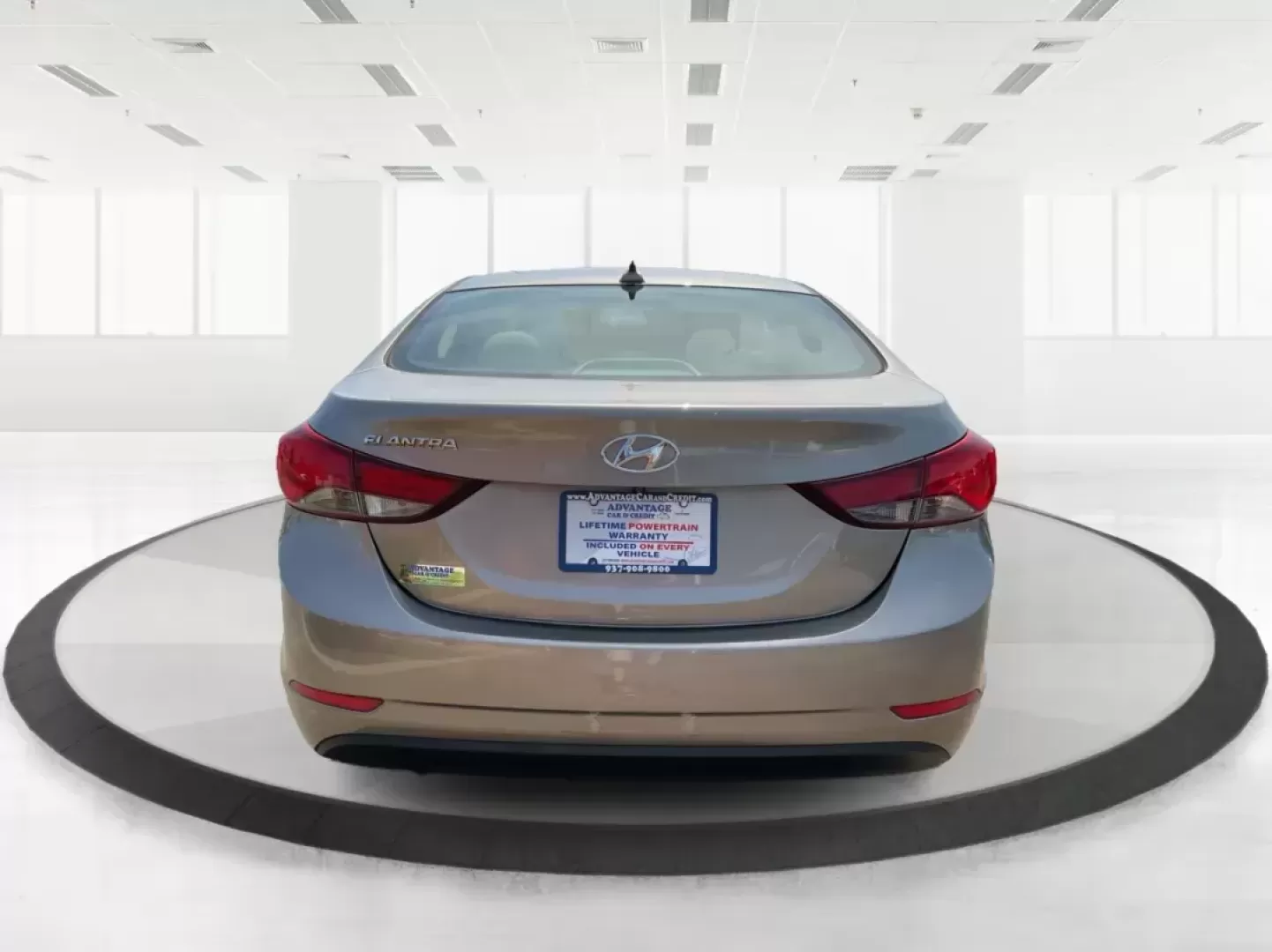 2016 Hyundai Elantra Value Edition (5NPDH4AE3GH) with an Nu 1.8L I-4 DOHC engine, located at 1230 East Main St, Xenia, OH, 45385, (937) 908-9800, 39.688026, -83.910172 - Photo#4