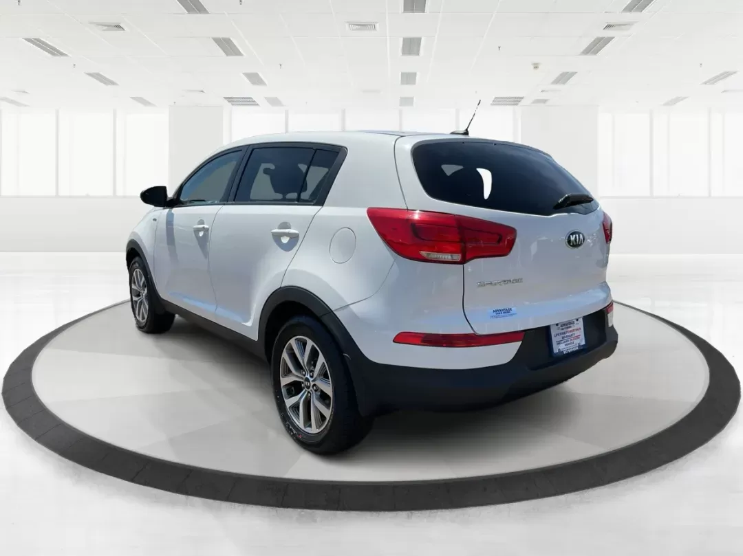 2015 Kia Sportage LX (KNDPBCAC7F7) with an Other engine, located at 1184 Kauffman Ave, Fairborn, OH, 45324, (937) 908-9800, 39.807072, -84.030914 - One Owner - Photo#4