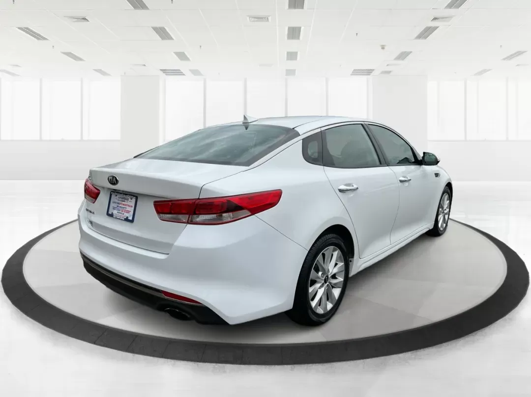 2016 Kia Optima LX (5XXGT4L32GG) with an Theta II 2.4L I-4 gasoline direct injection engine, located at 8750 N County Rd 25A, Piqua, OH, 45356, (937) 908-9800, 40.164391, -84.232513 - Photo#2