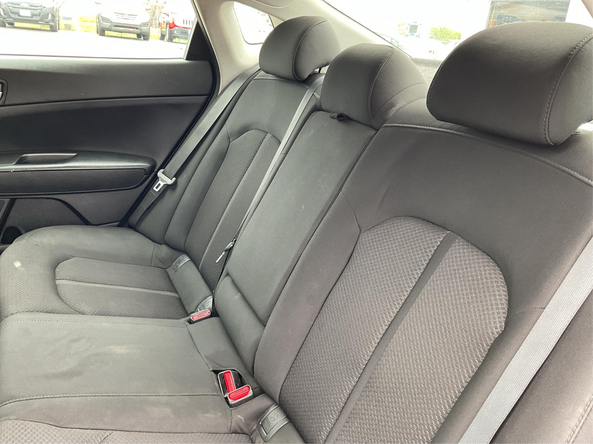 2016 Kia Optima LX (5XXGT4L32GG) with an Theta II 2.4L I-4 gasoline direct injection engine, located at 8750 N County Rd 25A, Piqua, OH, 45356, (937) 908-9800, 40.164391, -84.232513 - Photo#10