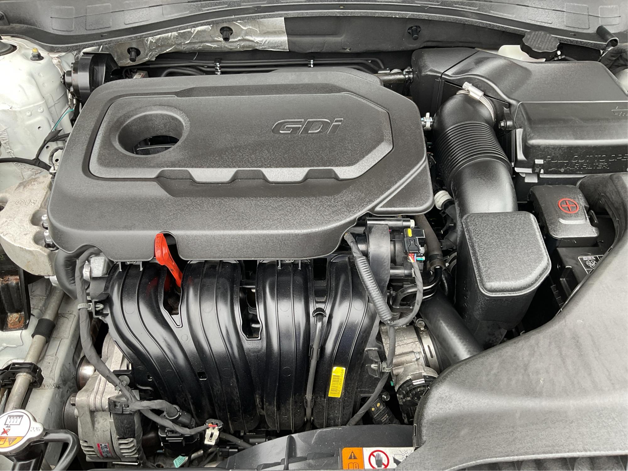 2016 Kia Optima LX (5XXGT4L32GG) with an Theta II 2.4L I-4 gasoline direct injection engine, located at 8750 N County Rd 25A, Piqua, OH, 45356, (937) 908-9800, 40.164391, -84.232513 - Photo#11