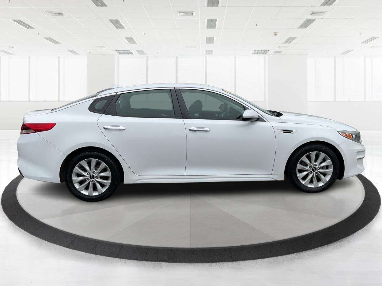2016 Kia Optima LX (5XXGT4L32GG) with an Theta II 2.4L I-4 gasoline direct injection engine, located at 8750 N County Rd 25A, Piqua, OH, 45356, (937) 908-9800, 40.164391, -84.232513 - Photo#1