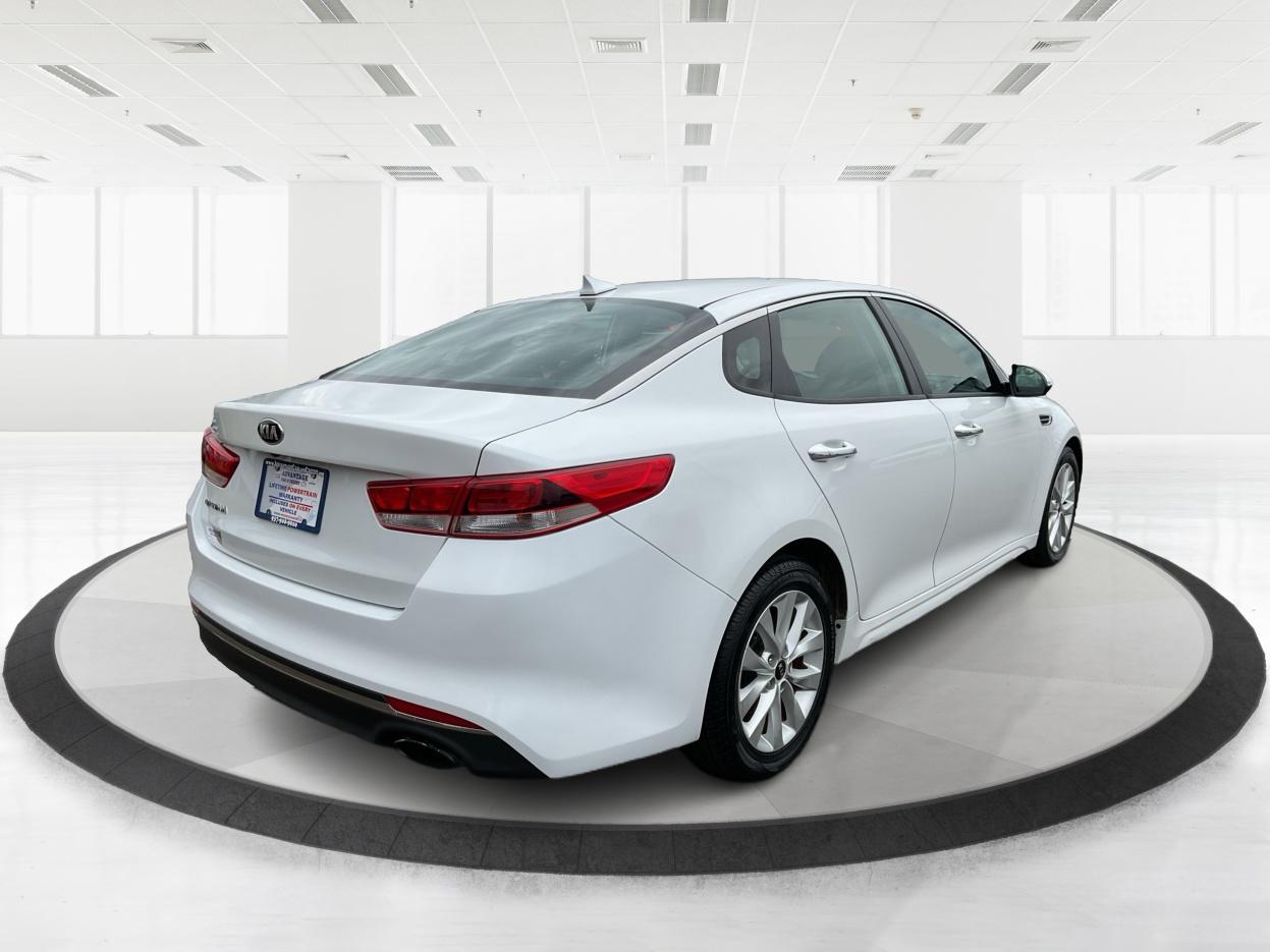 2016 Kia Optima LX (5XXGT4L32GG) with an Theta II 2.4L I-4 gasoline direct injection engine, located at 8750 N County Rd 25A, Piqua, OH, 45356, (937) 908-9800, 40.164391, -84.232513 - Photo#2
