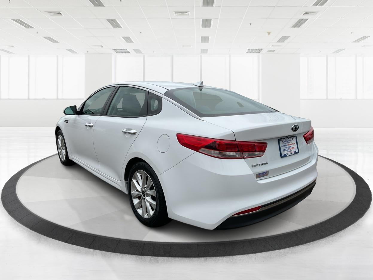 2016 Kia Optima LX (5XXGT4L32GG) with an Theta II 2.4L I-4 gasoline direct injection engine, located at 8750 N County Rd 25A, Piqua, OH, 45356, (937) 908-9800, 40.164391, -84.232513 - Photo#5