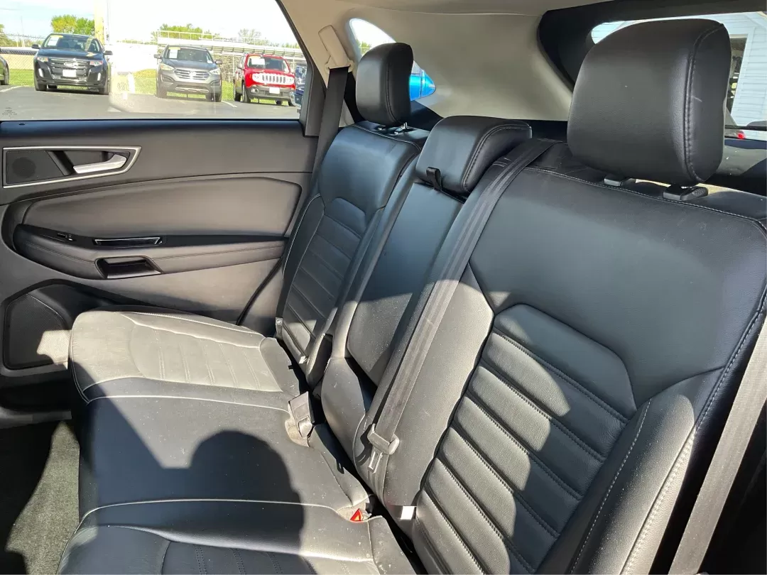 2018 Ford Edge SEL (2FMPK4J8XJB) with an 3.5L V-6 DOHC engine, located at 401 Woodman Dr, Riverside, OH, 45431, (937) 908-9800, 39.760899, -84.123421 - One Owner - Photo#10