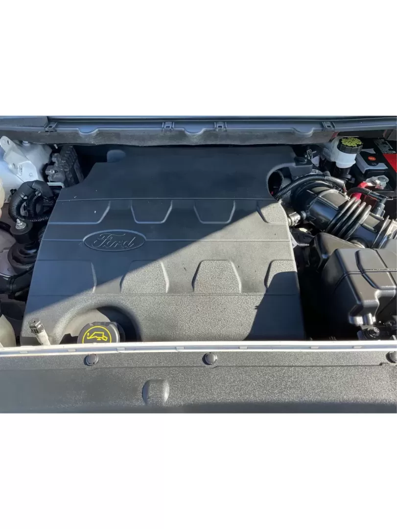 2018 Ford Edge SEL (2FMPK4J8XJB) with an 3.5L V-6 DOHC engine, located at 401 Woodman Dr, Riverside, OH, 45431, (937) 908-9800, 39.760899, -84.123421 - Photo#10