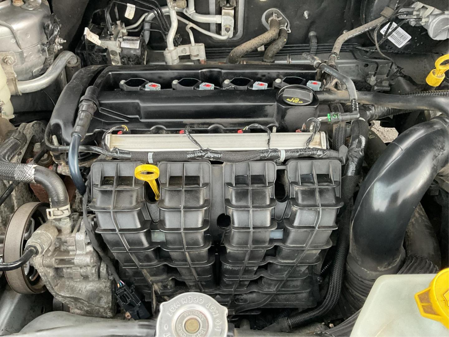 2016 Dodge Journey SE (3C4PDCAB7GT) with an Tigershark MultiAir 2.4L I-4 DOHC engine, located at 8750 N County Rd 25A, Piqua, OH, 45356, (937) 908-9800, 40.164391, -84.232513 - Photo#11