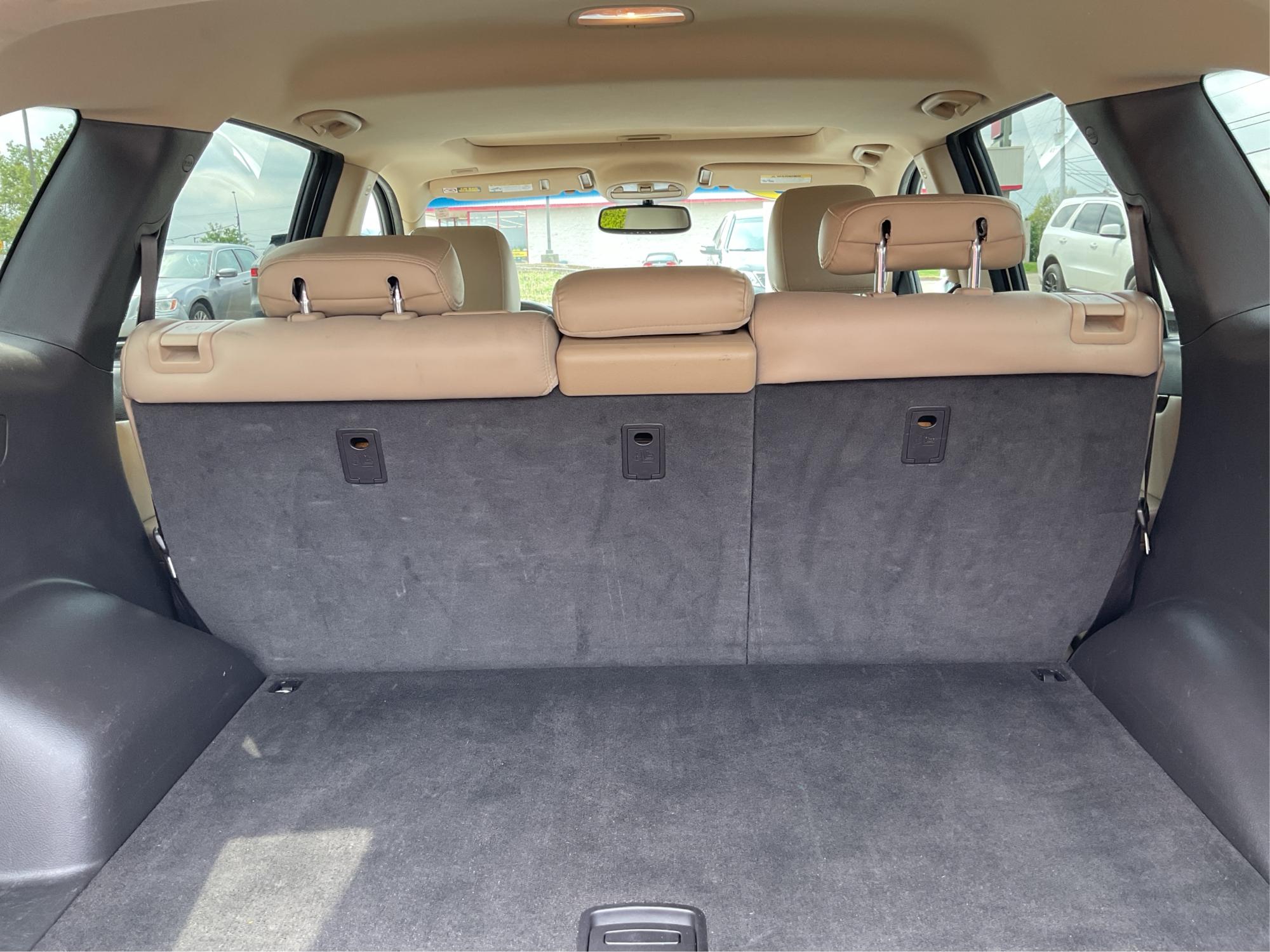 2012 Hyundai Santa Fe Limited V6 (5XYZKDAG5CG) with an 3.5L V-6 DOHC engine, located at 1230 East Main St, Xenia, OH, 45385, (937) 908-9800, 39.688026, -83.910172 - 2012 Hyundai Santa Fe Limited V6 - Photo#12