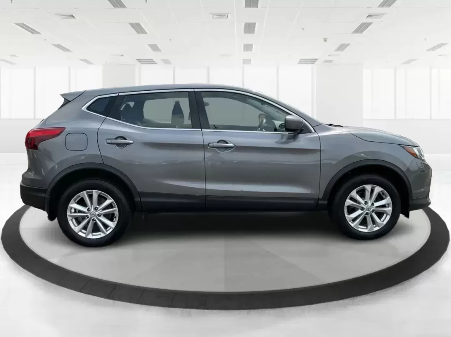 2017 Nissan Rogue Sport S (JN1BJ1CR9HW) with an 2L I-4 gasoline direct injection engine, located at 880 E. National Road, Vandalia, OH, 45377, (937) 908-9800, 39.891918, -84.183594 - Photo#1
