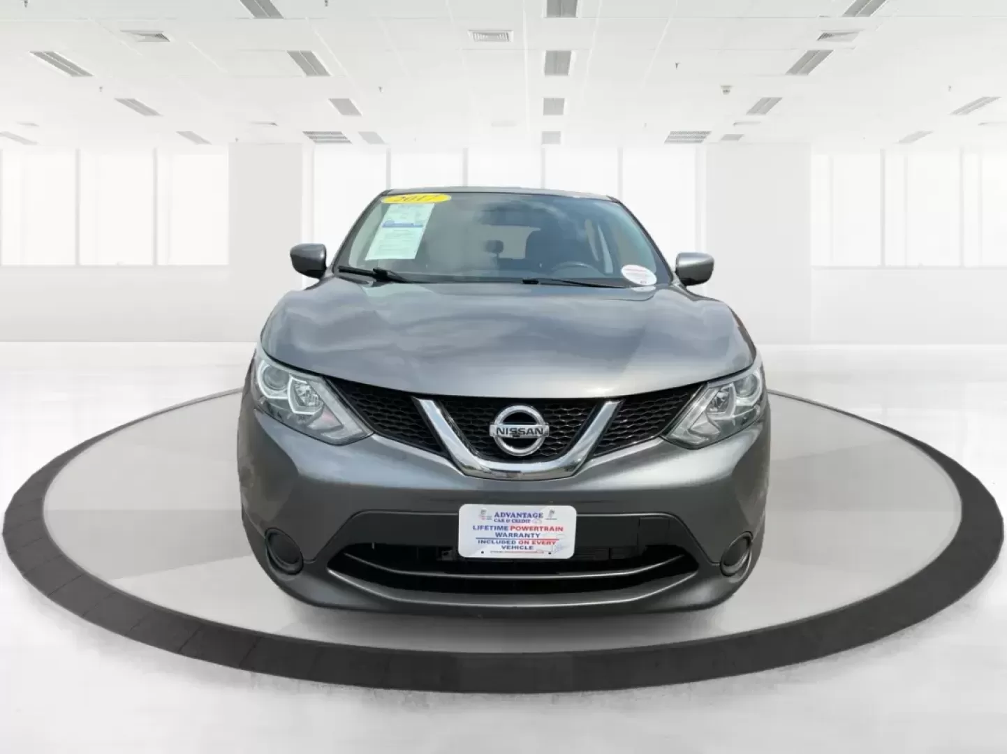 2017 Nissan Rogue Sport S (JN1BJ1CR9HW) with an 2L I-4 gasoline direct injection engine, located at 880 E. National Road, Vandalia, OH, 45377, (937) 908-9800, 39.891918, -84.183594 - Photo#7