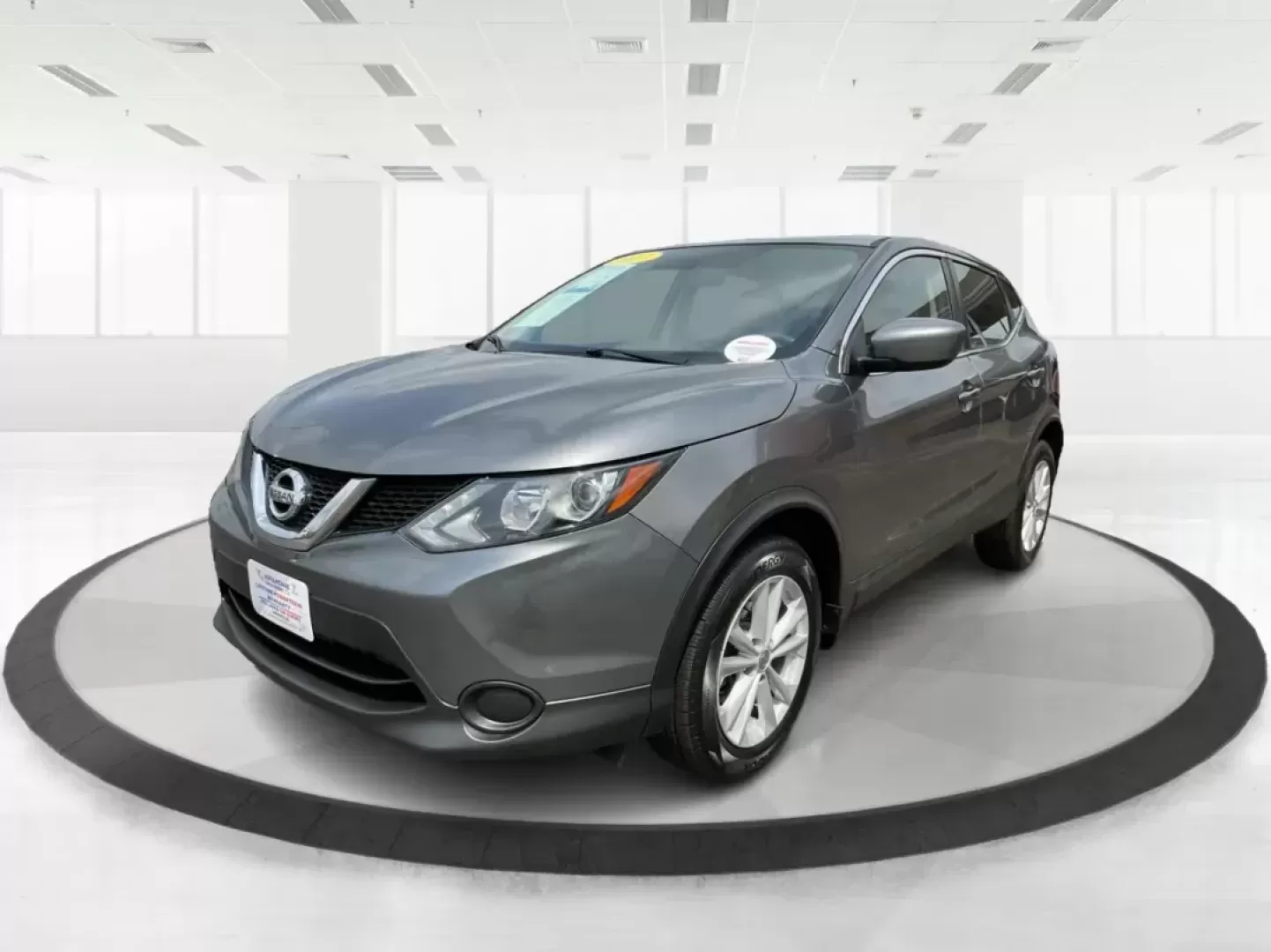 2017 Nissan Rogue Sport S (JN1BJ1CR9HW) with an 2L I-4 gasoline direct injection engine, located at 880 E. National Road, Vandalia, OH, 45377, (937) 908-9800, 39.891918, -84.183594 - Photo#8