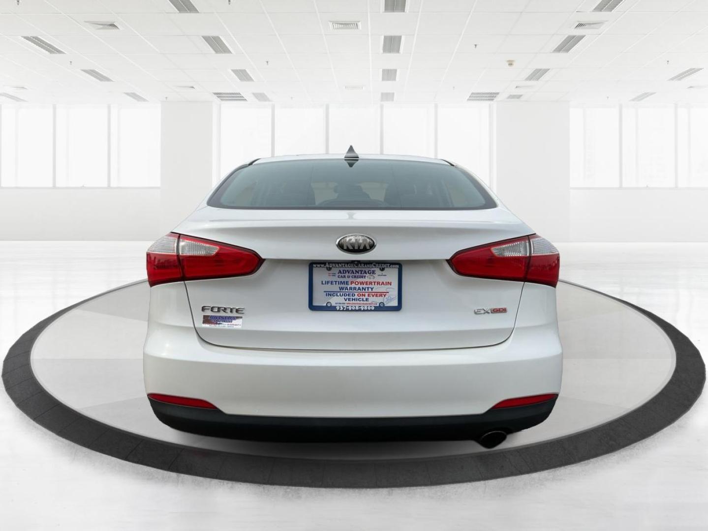 2014 Kia Forte EX (KNAFX4A81E5) with an 2L I-4 gasoline direct injection engine, located at 1099 N County Rd 25A, Troy, OH, 45373, (937) 908-9800, 40.057079, -84.212883 - Photo#4