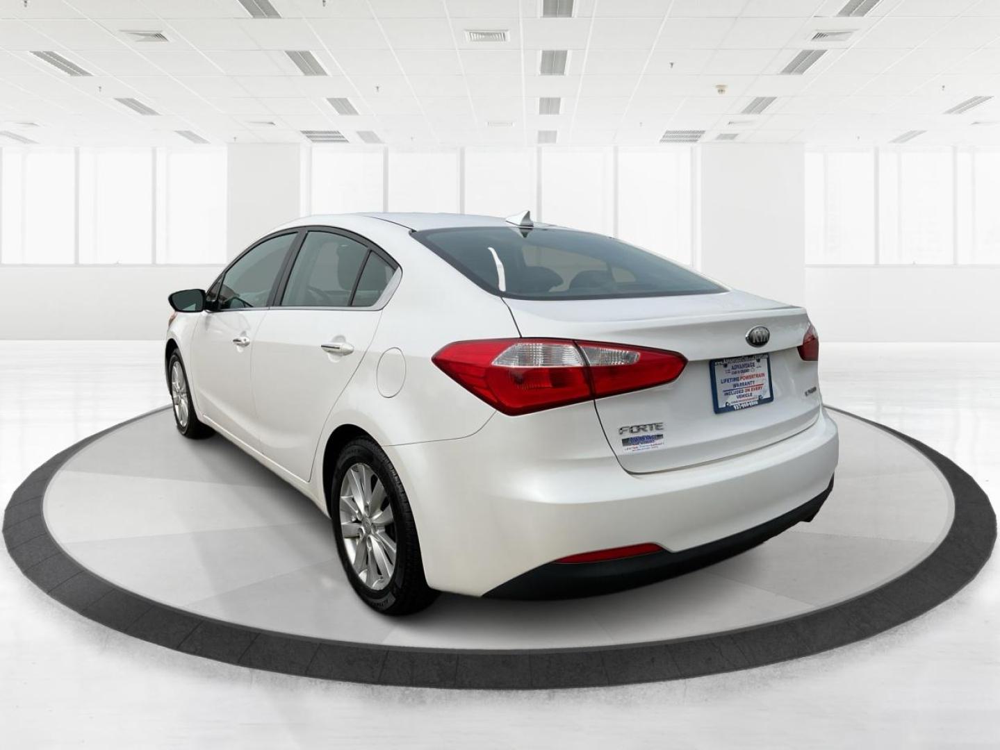 2014 Kia Forte EX (KNAFX4A81E5) with an 2L I-4 gasoline direct injection engine, located at 1099 N County Rd 25A, Troy, OH, 45373, (937) 908-9800, 40.057079, -84.212883 - Photo#5