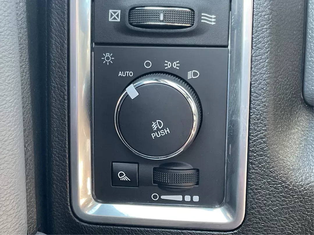 2018 Ram 1500 SLT Crew Cab SWB 4WD (1C6RR7LM9JS) with an 3.0L V6 DIESEL engine, 8-Speed Automatic transmission, located at 8750 N County Rd 25A, Piqua, OH, 45356, (937) 908-9800, 40.164391, -84.232513 - 2018 Ram 1500 SLT Crew Cab SWB 4WD - Photo#16