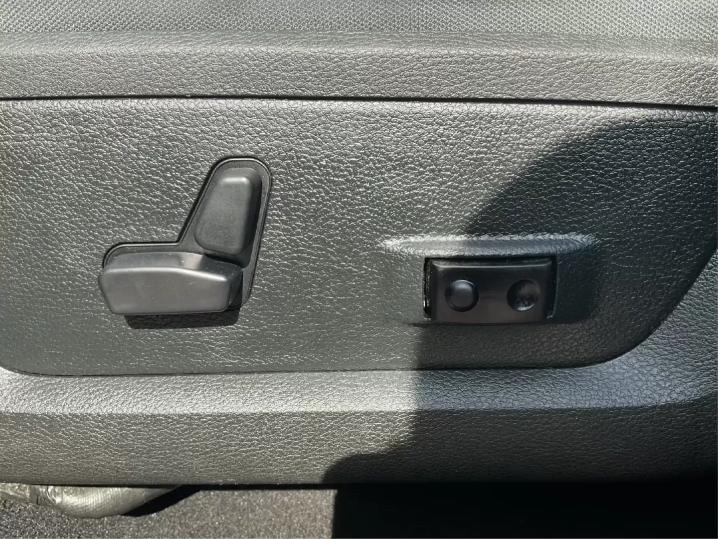 2018 Ram 1500 SLT Crew Cab SWB 4WD (1C6RR7LM9JS) with an 3.0L V6 DIESEL engine, 8-Speed Automatic transmission, located at 8750 N County Rd 25A, Piqua, OH, 45356, (937) 908-9800, 40.164391, -84.232513 - 2018 Ram 1500 SLT Crew Cab SWB 4WD - Photo#16