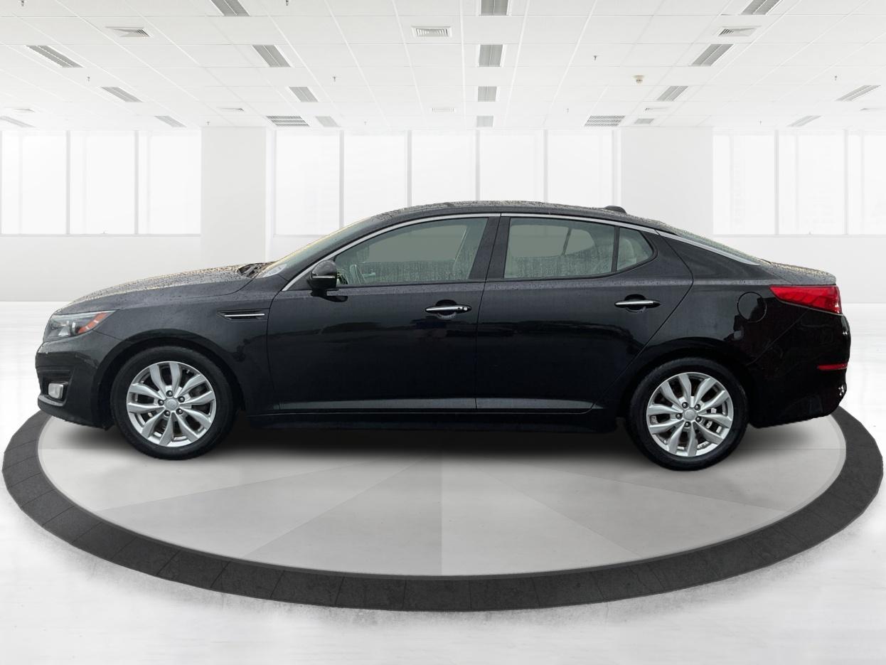 2015 Kia Optima EX (5XXGN4A76FG) with an Theta II 2.4L I-4 gasoline direct injection engine, located at 1099 N County Rd 25A , Troy, OH, 45373, (937) 908-9800, 40.057079, -84.212883 - Photo#6