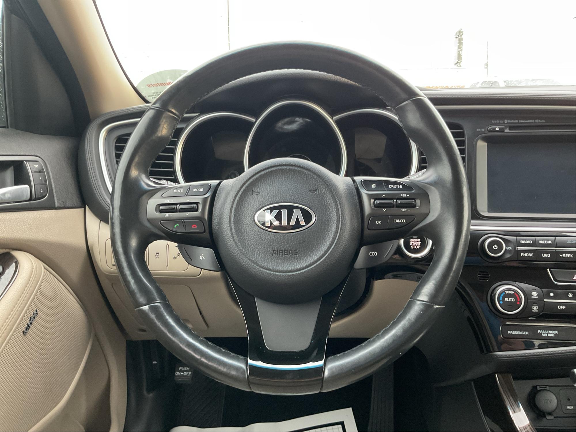 2015 Kia Optima EX (5XXGN4A76FG) with an Theta II 2.4L I-4 gasoline direct injection engine, located at 1099 N County Rd 25A , Troy, OH, 45373, (937) 908-9800, 40.057079, -84.212883 - Photo#15