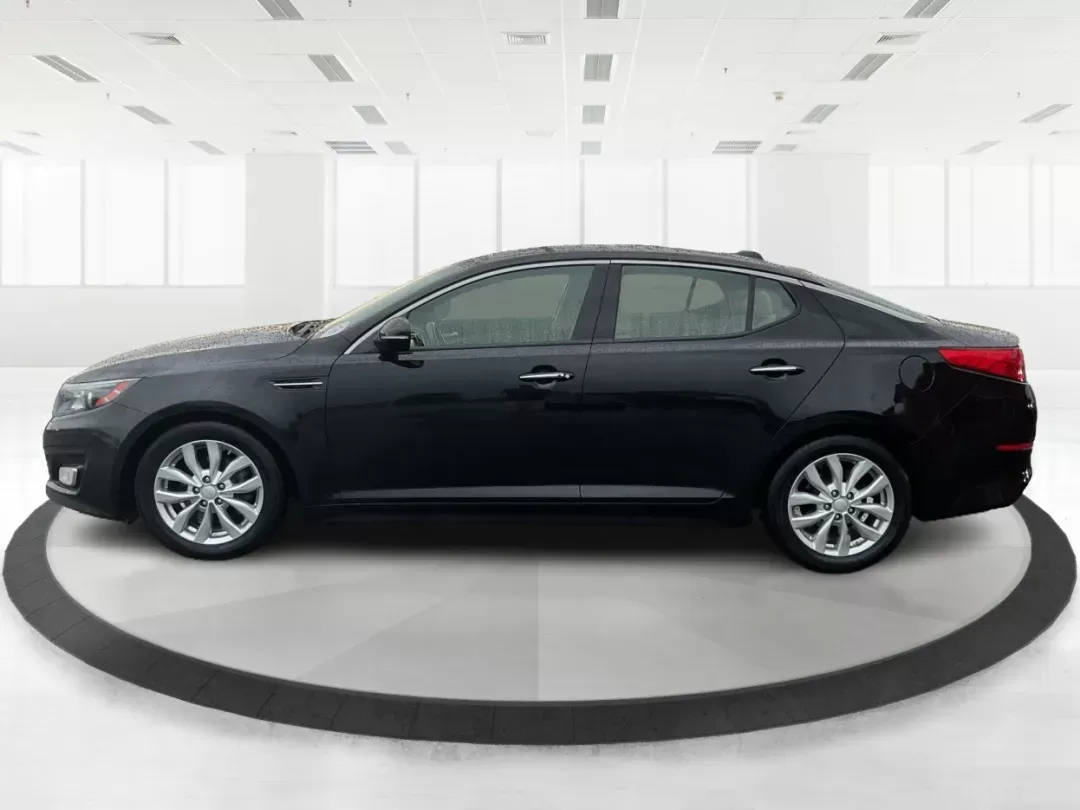 2015 Kia Optima EX (5XXGN4A76FG) with an Theta II 2.4L I-4 gasoline direct injection engine, located at 1099 N County Rd 25A , Troy, OH, 45373, (937) 908-9800, 40.057079, -84.212883 - 2015 Kia Optima EX - Photo#5