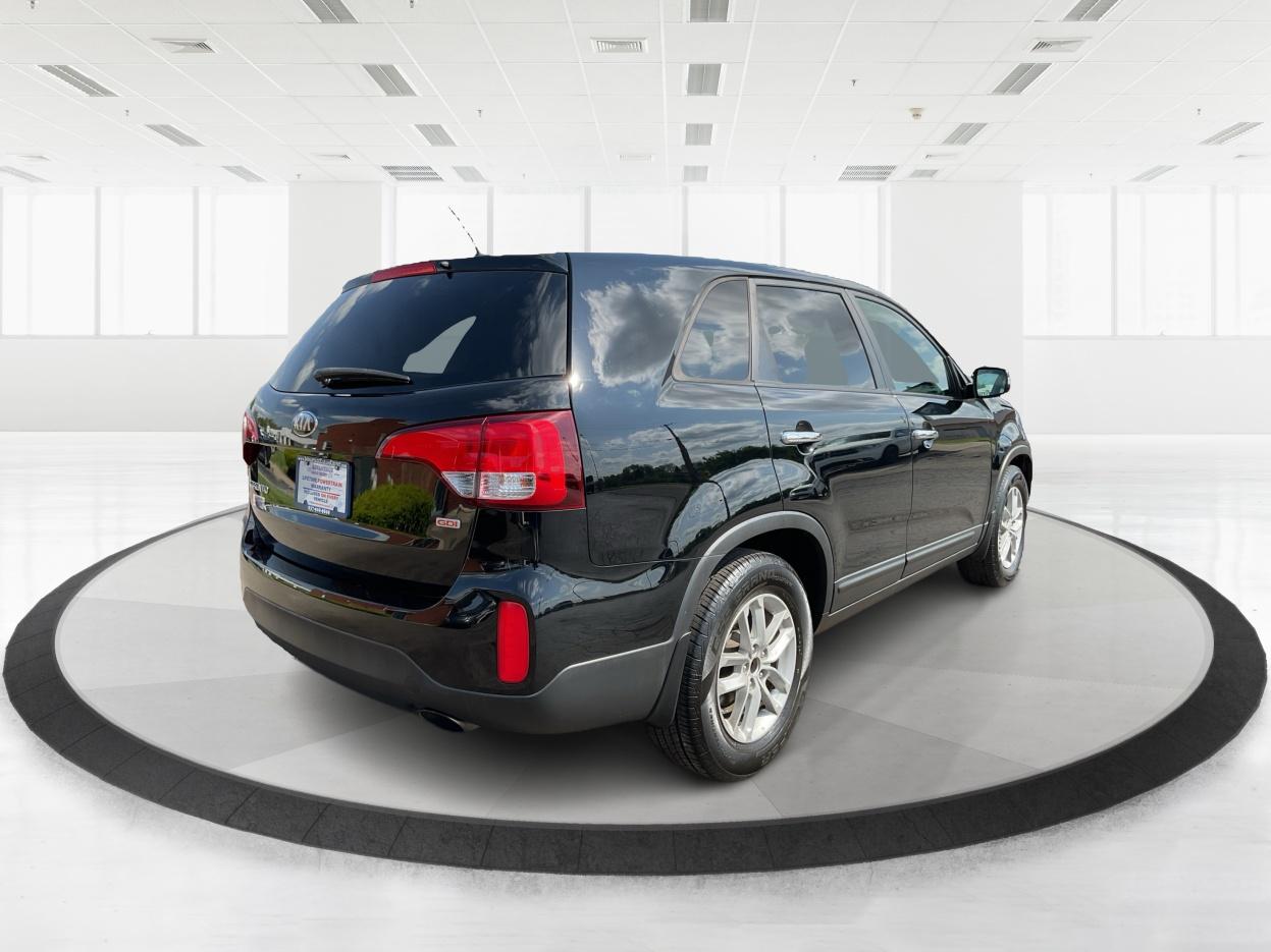 2015 Kia Sorento LX (5XYKT3A69FG) with an 2.4L I-4 gasoline direct injection engine, located at 1230 East Main St, Xenia, OH, 45385, (937) 908-9800, 39.688026, -83.910172 - Photo#2