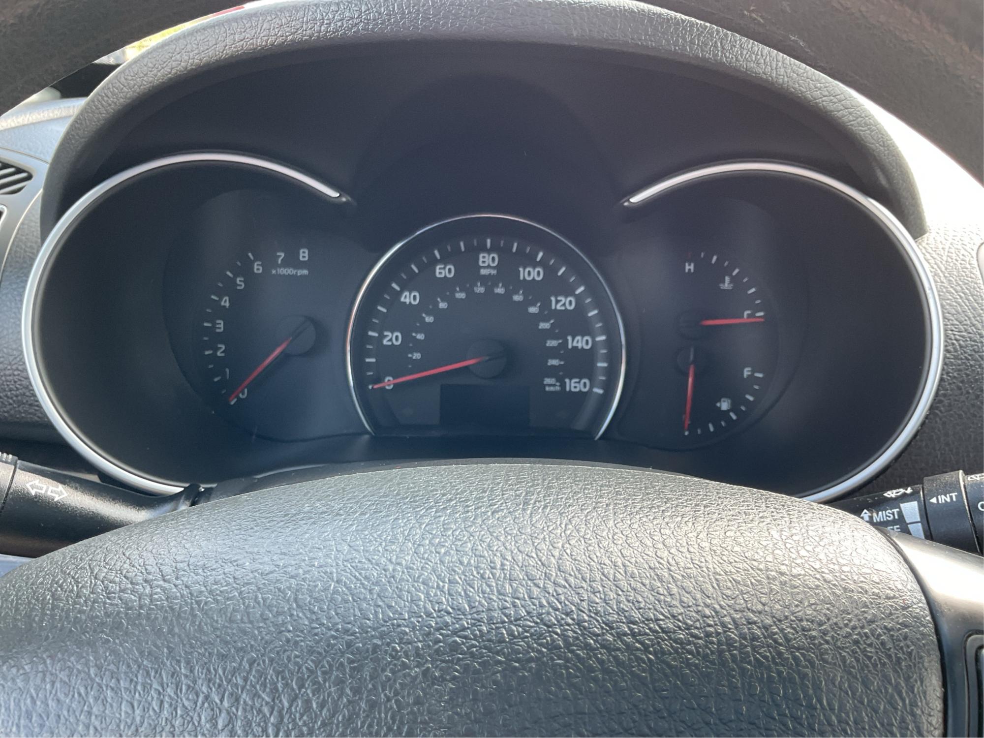 2015 Kia Sorento LX (5XYKT3A69FG) with an 2.4L I-4 gasoline direct injection engine, located at 1230 East Main St, Xenia, OH, 45385, (937) 908-9800, 39.688026, -83.910172 - Photo#13