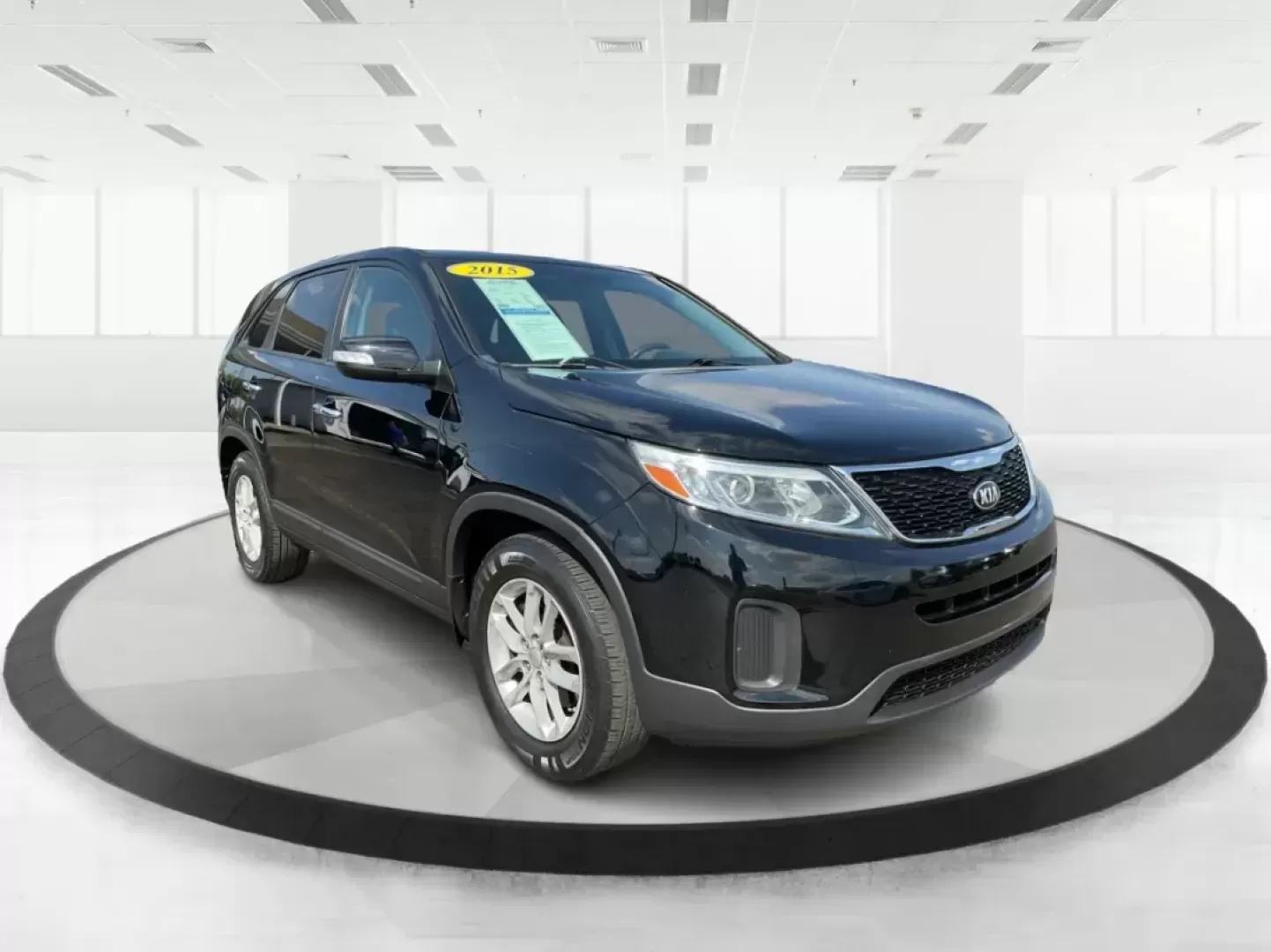 2015 Kia Sorento LX (5XYKT3A69FG) with an 2.4L I-4 gasoline direct injection engine, located at 1230 East Main St, Xenia, OH, 45385, (937) 908-9800, 39.688026, -83.910172 - 2015 Kia Sorento LX - Photo#0