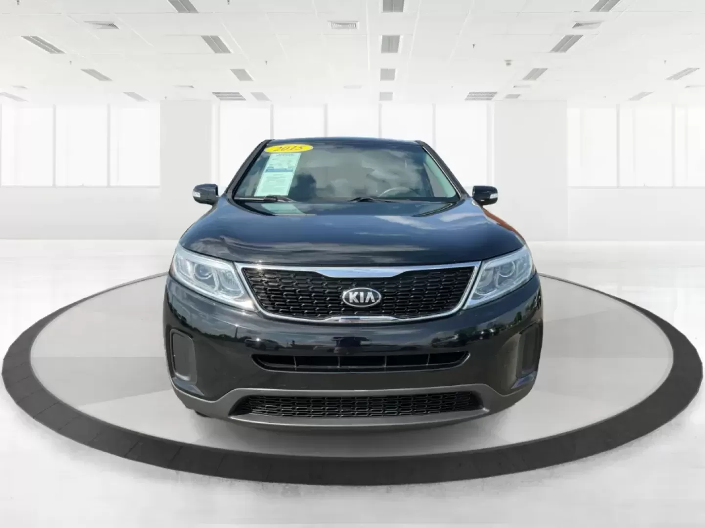 2015 Kia Sorento LX (5XYKT3A69FG) with an 2.4L I-4 gasoline direct injection engine, located at 1230 East Main St, Xenia, OH, 45385, (937) 908-9800, 39.688026, -83.910172 - 2015 Kia Sorento LX - Photo#5