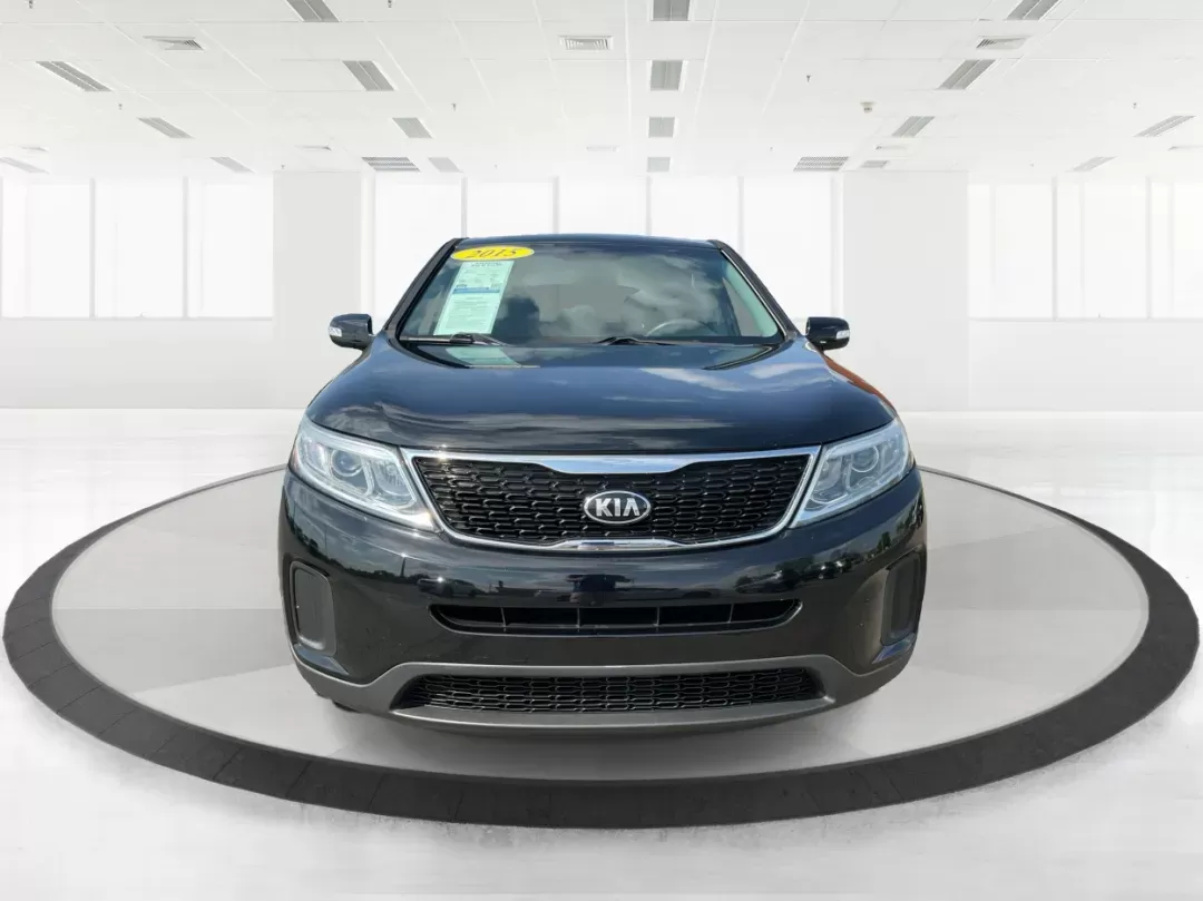 2015 Kia Sorento LX (5XYKT3A69FG) with an 2.4L I-4 gasoline direct injection engine, located at 1230 East Main St, Xenia, OH, 45385, (937) 908-9800, 39.688026, -83.910172 - 2015 Kia Sorento LX - Photo#5