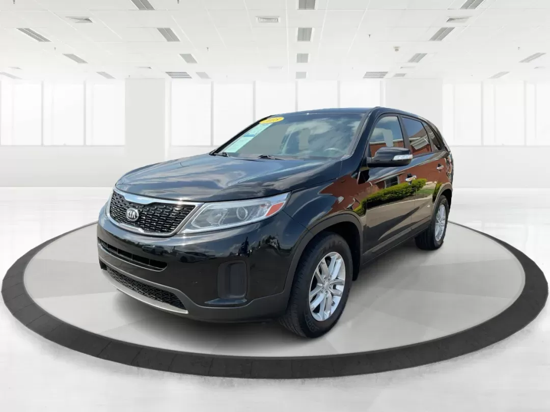 2015 Kia Sorento LX (5XYKT3A69FG) with an 2.4L I-4 gasoline direct injection engine, located at 1230 East Main St, Xenia, OH, 45385, (937) 908-9800, 39.688026, -83.910172 - 2015 Kia Sorento LX - Photo#6