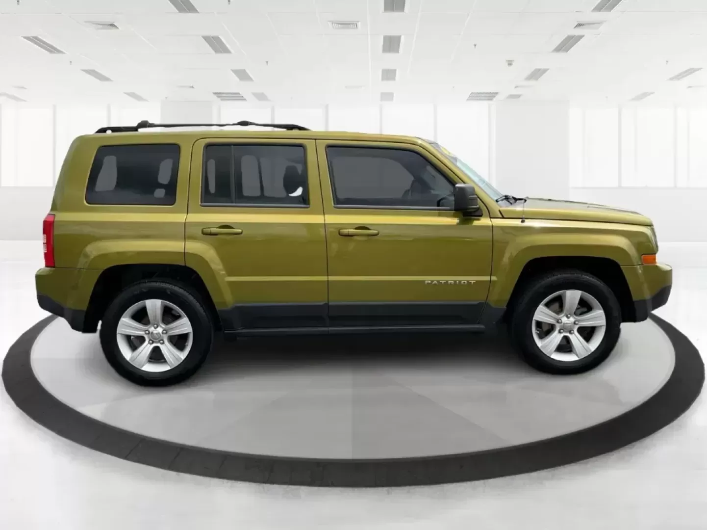 2012 Jeep Patriot Latitude 2WD (1C4NJPFA7CD) with an 2.0L L4 DOHC 16V engine, located at 401 Woodman Dr, Riverside, OH, 45431, (937) 908-9800, 39.760899, -84.123421 - Photo#0