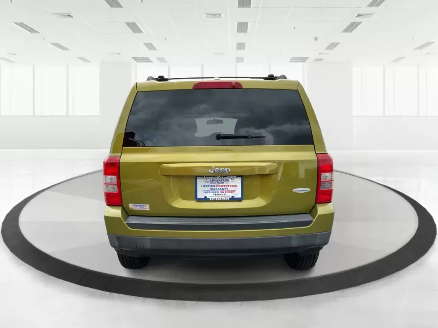 2012 Jeep Patriot Latitude 2WD (1C4NJPFA7CD) with an 2.0L L4 DOHC 16V engine, located at 401 Woodman Dr, Riverside, OH, 45431, (937) 908-9800, 39.760899, -84.123421 - Photo#3