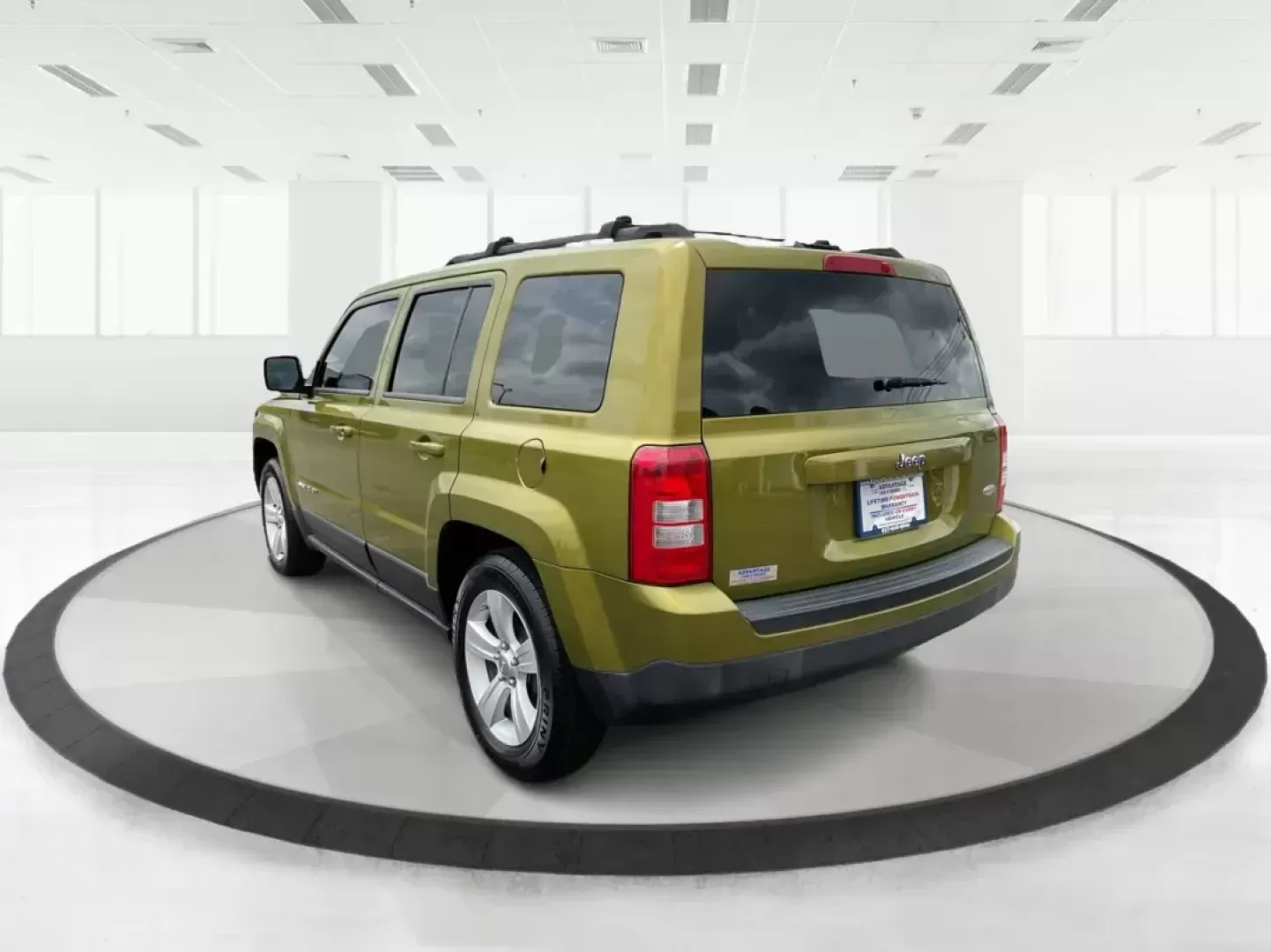 2012 Jeep Patriot Latitude 2WD (1C4NJPFA7CD) with an 2.0L L4 DOHC 16V engine, located at 401 Woodman Dr, Riverside, OH, 45431, (937) 908-9800, 39.760899, -84.123421 - Photo#4