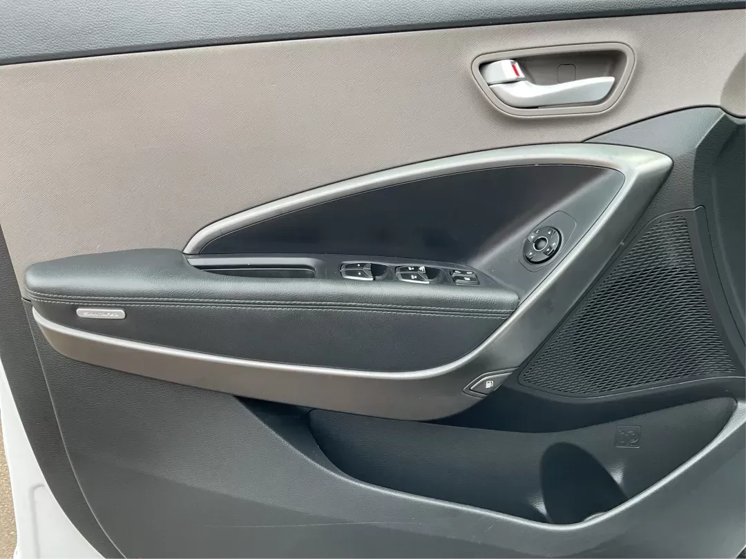 2017 Hyundai Santa Fe Sport 2.4L (5NMZTDLB4HH) with an Theta II 2.4L I-4 gasoline direct injection engine, located at 1951 S Dayton Lakeview Rd., New Carlisle, OH, 45344, (937) 908-9800, 39.890999, -84.050255 - Photo#16