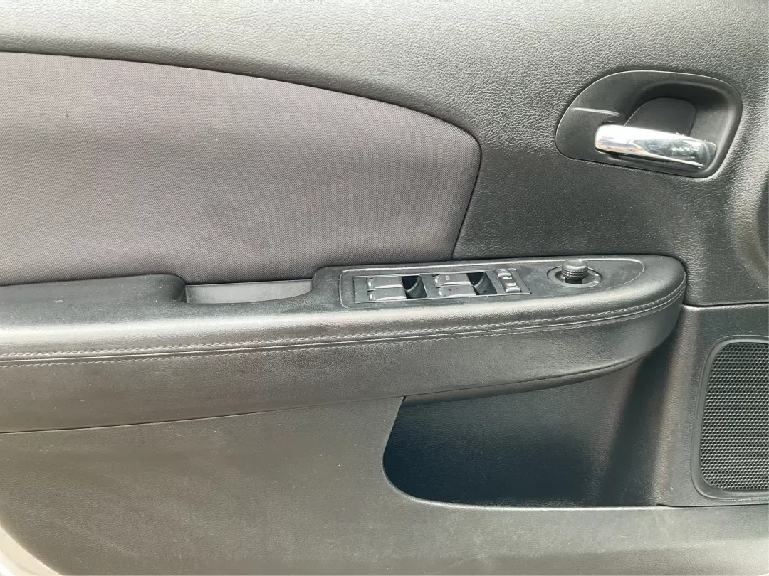 2012 Chrysler 200 LX (1C3CCBAB7CN) with an 2.4L L4 DOHC 16V engine, 6-Speed Automatic transmission, located at 1099 N County Rd 25A , Troy, OH, 45373, (937) 908-9800, 40.057079, -84.212883 - 2012 Chrysler 200 LX - Photo#16