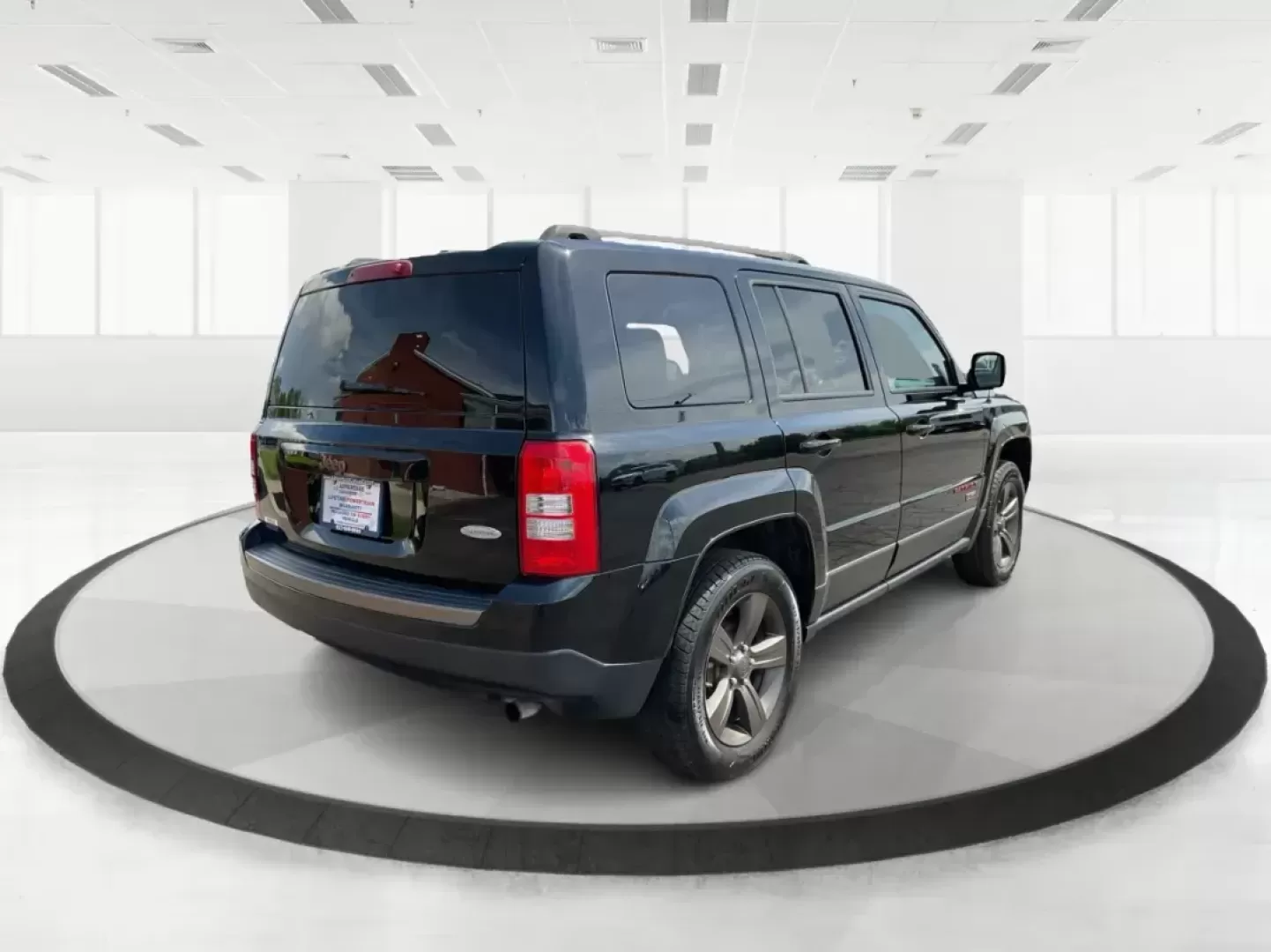 2016 Jeep Patriot 75th Anniversary (1C4NJPBBXGD) with an 2.4L I-4 DOHC engine, located at 1184 Kauffman Ave, Fairborn, OH, 45324, (937) 908-9800, 39.807072, -84.030914 - Photo#2