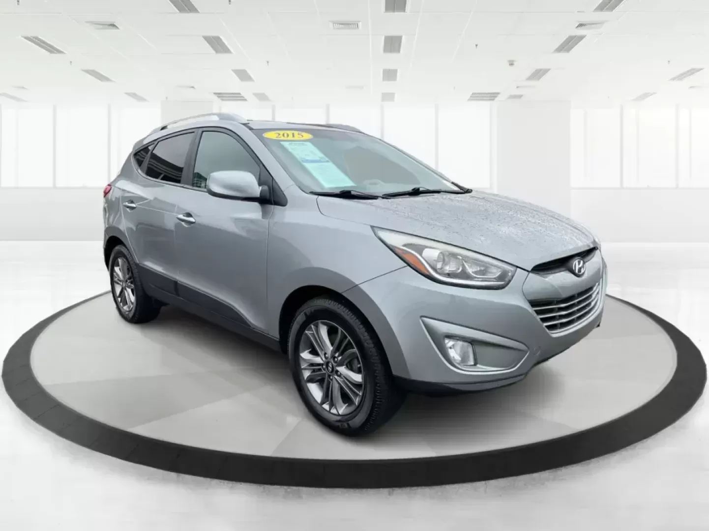 2015 Hyundai Tucson SE (KM8JUCAG2FU) with an Theta II 2.4L I-4 gasoline direct injection engine, located at 880 E. National Road, Vandalia, OH, 45377, (937) 908-9800, 39.891918, -84.183594 - 2015 Hyundai Tucson SE - Photo#0