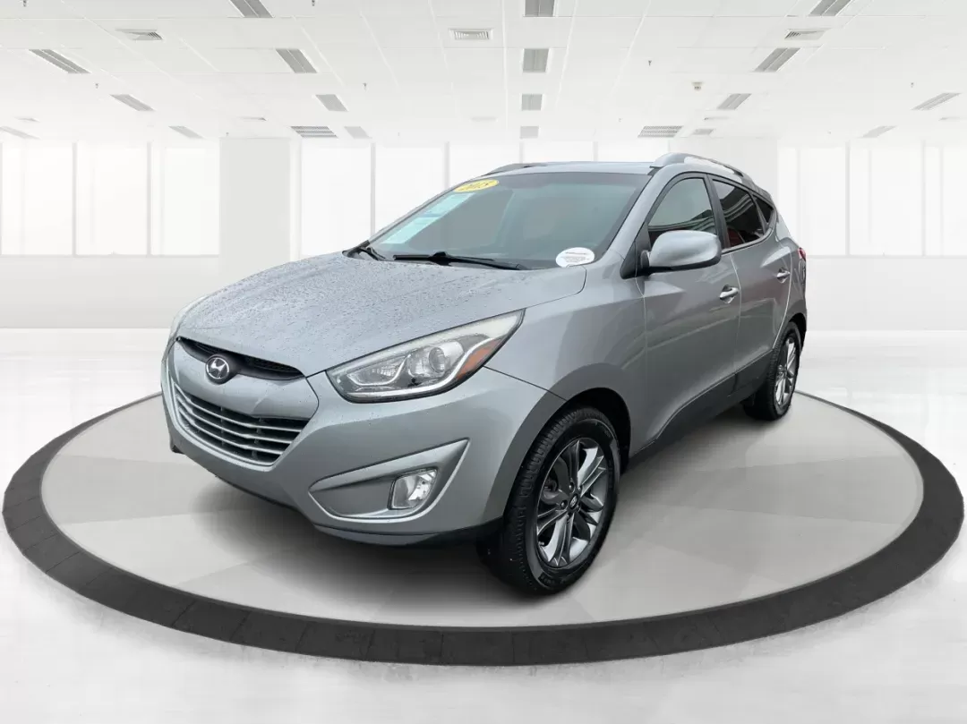 2015 Hyundai Tucson SE (KM8JUCAG2FU) with an Theta II 2.4L I-4 gasoline direct injection engine, located at 880 E. National Road, Vandalia, OH, 45377, (937) 908-9800, 39.891918, -84.183594 - 2015 Hyundai Tucson SE - Photo#7