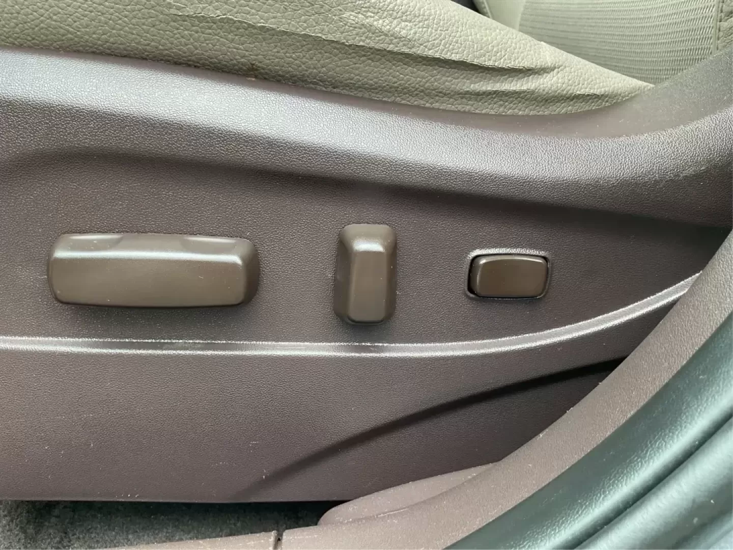 2015 Hyundai Tucson SE (KM8JUCAG2FU) with an Theta II 2.4L I-4 gasoline direct injection engine, located at 880 E. National Road, Vandalia, OH, 45377, (937) 908-9800, 39.891918, -84.183594 - 2015 Hyundai Tucson SE - Photo#16