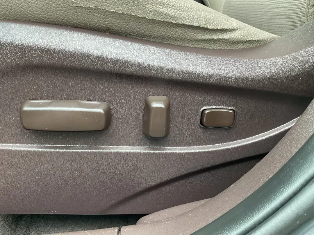 2015 Hyundai Tucson SE (KM8JUCAG2FU) with an Theta II 2.4L I-4 gasoline direct injection engine, located at 880 E. National Road, Vandalia, OH, 45377, (937) 908-9800, 39.891918, -84.183594 - 2015 Hyundai Tucson SE - Photo#16